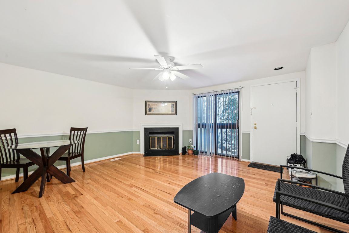 Hellingly Pl 37-005.jpg