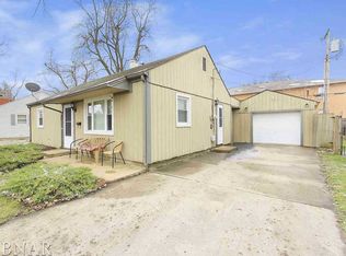 15 Ryan Dr, Bloomington, IL
