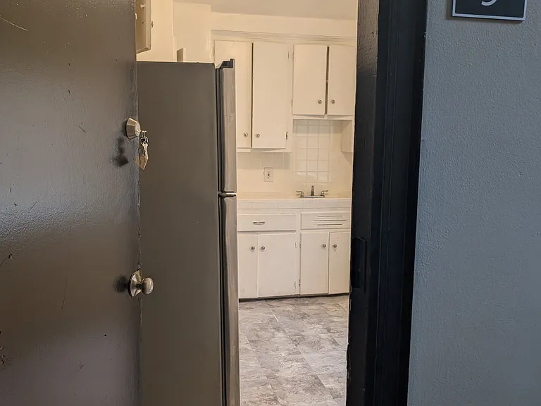 Oakman-Belleterre Apartments — Photo 12