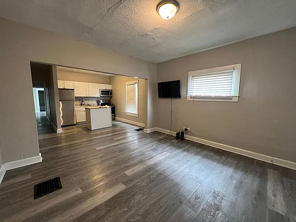 3rd image of 29 N Tacoma Ave #29