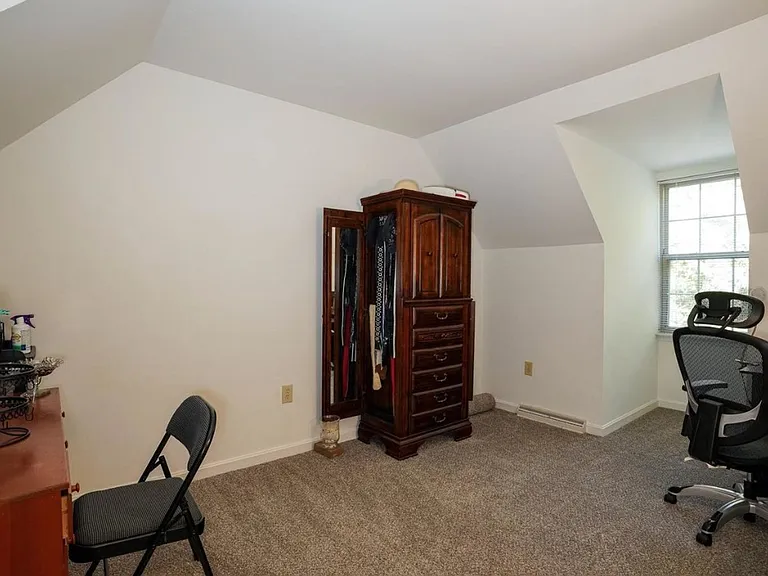 900 Skyview Dr — Photo 14