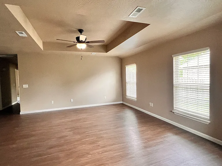 822 E Crystal Ave — Photo 8