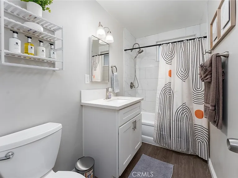 716 N Orange St — Photo 17