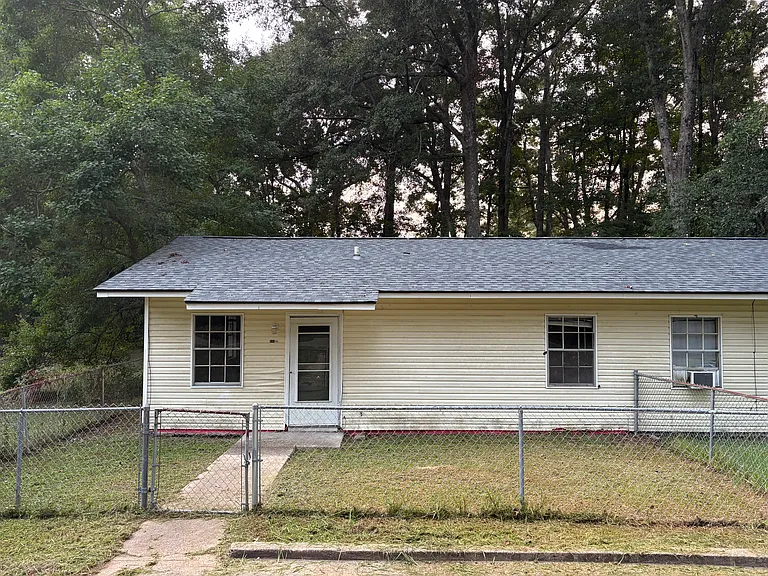 944 Rayburn Dr #A — Photo 1