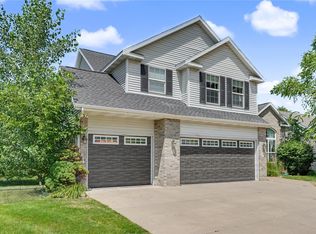 310 Teakwood Ln NE, Cedar Rapids, IA 52402