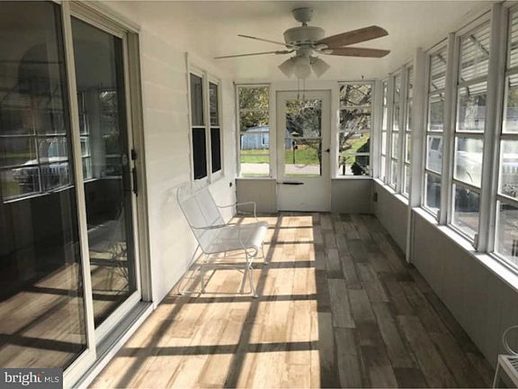 4th image of 11 Carman Dr