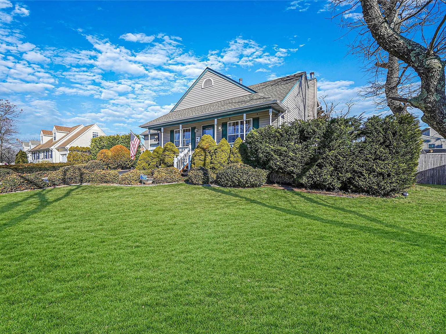 47 W Lake Drive, Patchogue, NY 11772 Zillow