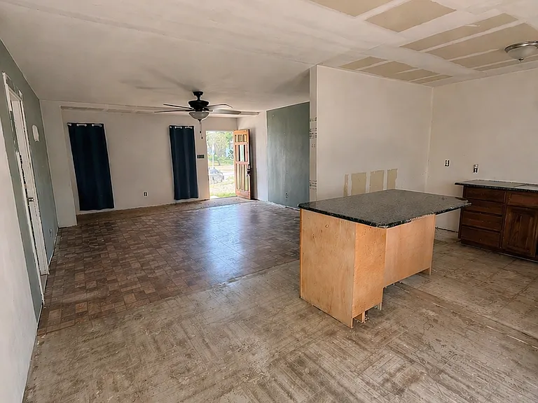 211 Estate Dr — Photo 6