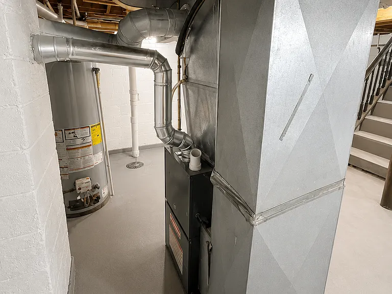 453 Plaza Ave — Photo 15
