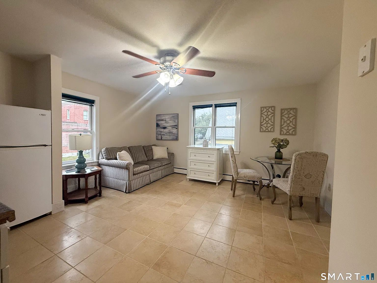 1 bed, 1.0 bath, 3379 sqft, $1,295 — Photo 2