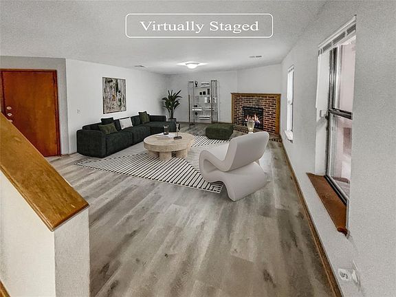 2nd image of 2832 Dalewood Ter