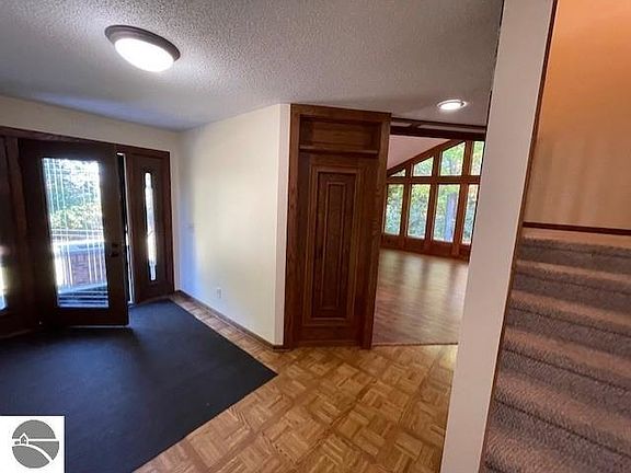 4th image of 7024 Leorie Dr