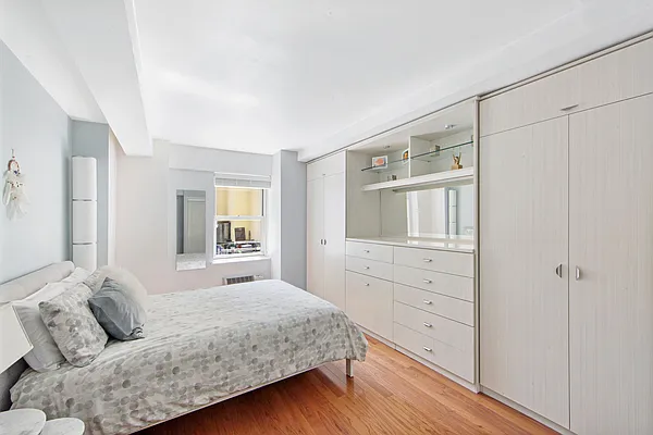 Sold by Tabak Real Estate | media 9