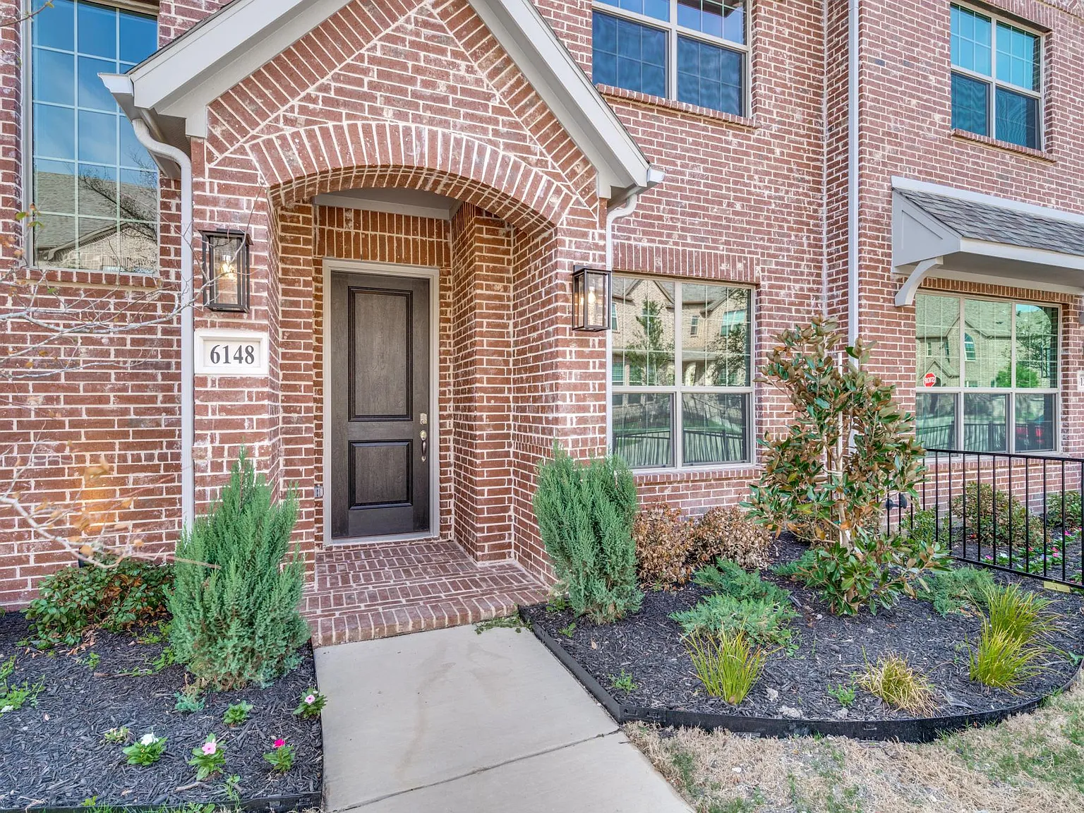 3 bed, 2.5 bath, 1720 sqft, $2,850 — Photo 3