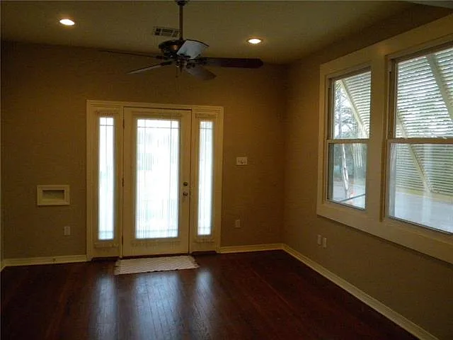 5800 Catina St — Photo 5