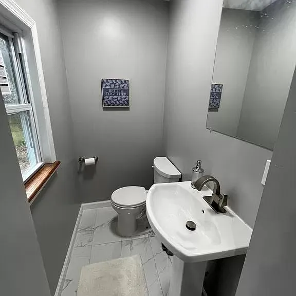 2057 N Franklin St — Photo 16