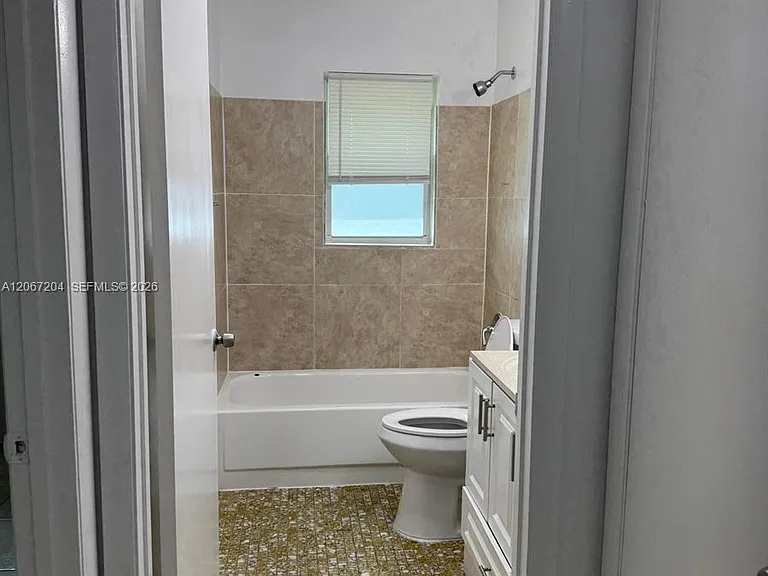 1746 3rd Ave N #10 — Photo 9