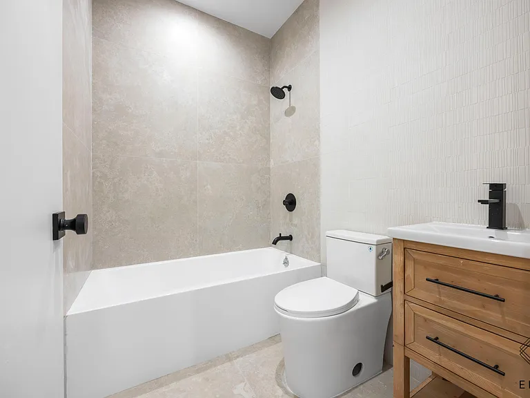 321 Eckford St #1A — Photo 18