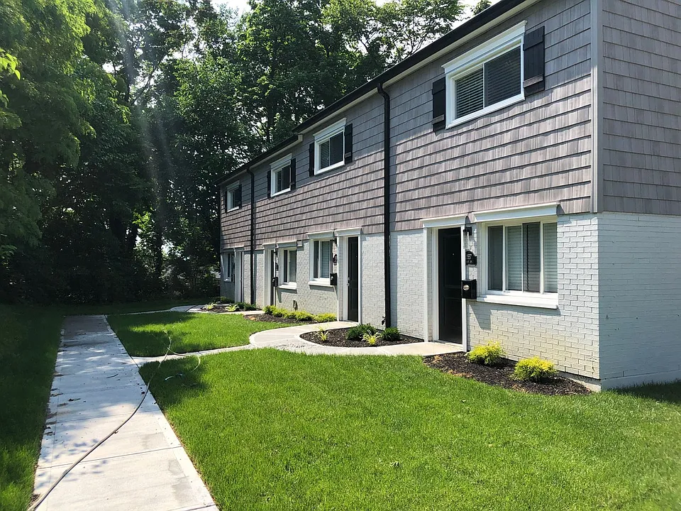 256 Irwin Pl