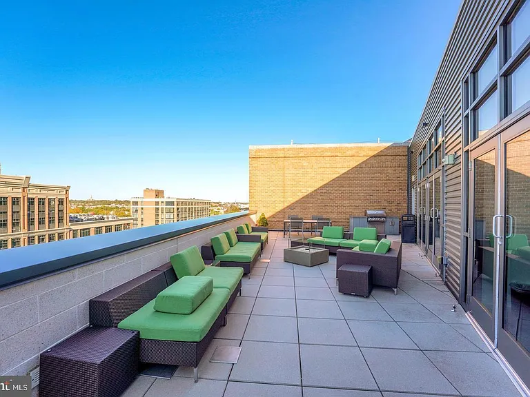 460 New York Ave NW #405 — Photo 18