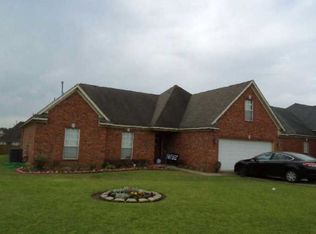 5557 Kingsman Dr, Horn Lake, MS 38637