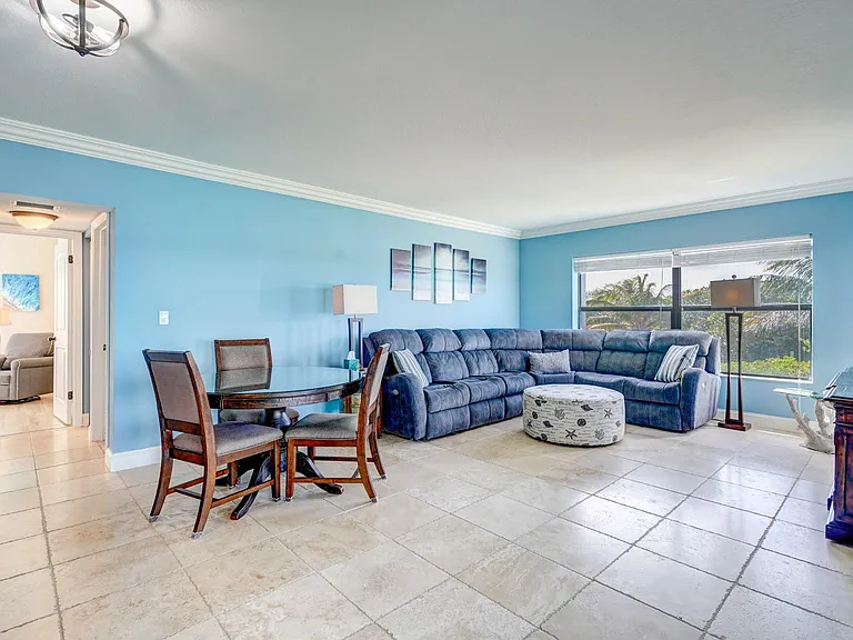 1289 NE Ocean Blvd #7 — Photo 6