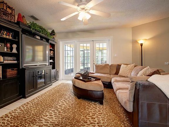 4th image of 207 Hillcrest Dr