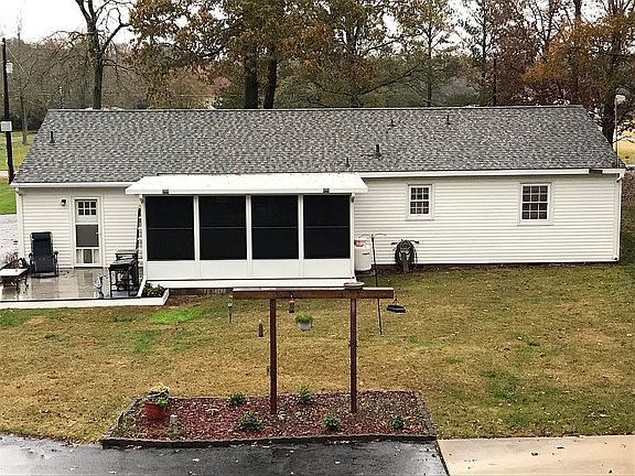 New 3 season room added 2019