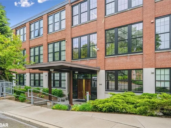 543 Timothy St Unit 113, Newmarket, ON L3Y 1R1