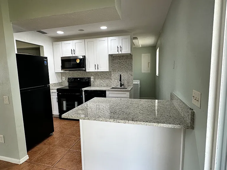 Kitchen and laundry entrance