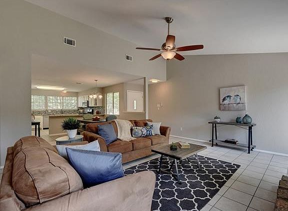 5th image of 8401 Hornet Dr