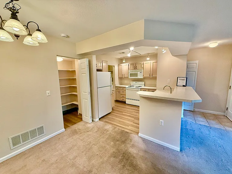 4545 Wheaton Dr #E180 — Photo 4