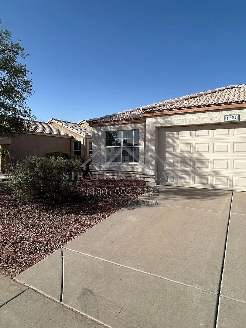 3 bed, 2.0 bath, 1377 sqft, $1,949 — Photo 3