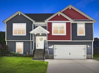 1712 Rains Rd, Clarksville, TN 37042