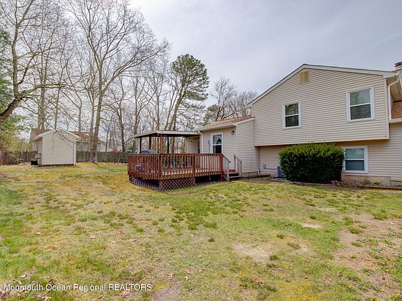 5th image of 807 Orchard Street