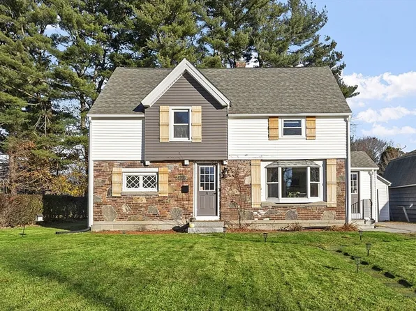 8 Bacon St, Oxford, MA 01540