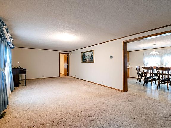 4th image of 28495 W 343rd St