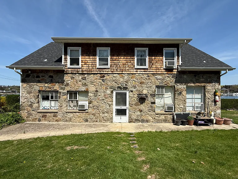 293 W Shore Rd #4 — Photo 11