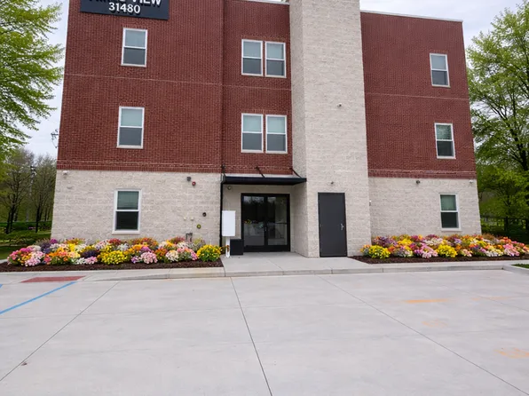 Hines View Apartments