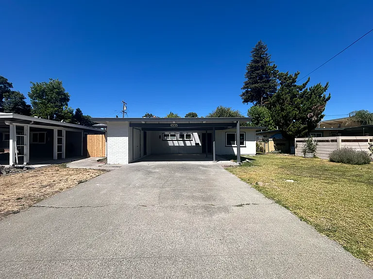6335 N Pershing Ave — Photo 1