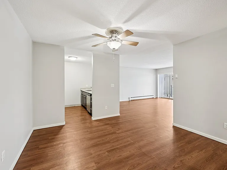 Lexington Hills Apartments — Photo 96