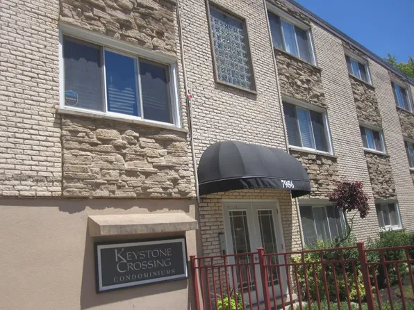 7956 Madison St APT 2E, River Forest, IL 60305