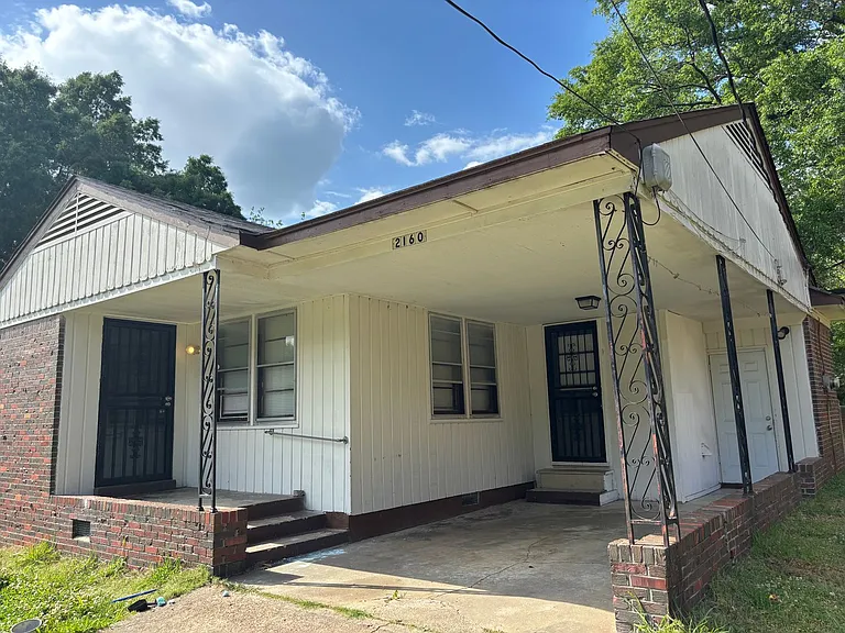 2160 Saint Elmo Ave — Photo 3