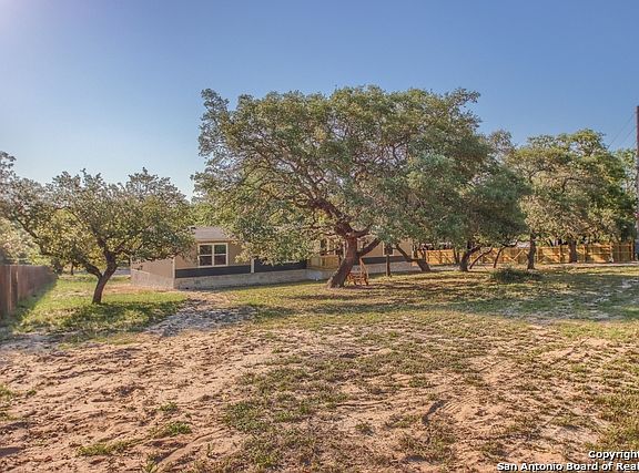 2nd image of 205 Encino Rio