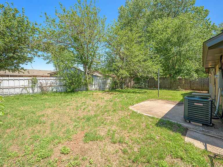 2525 SE 47th St — Photo 33