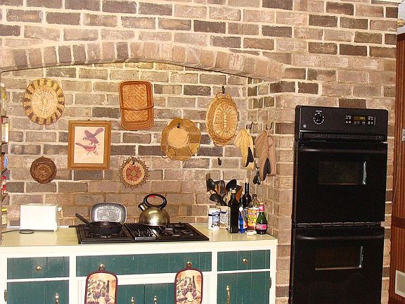 kitchen brick inset dbl ovens