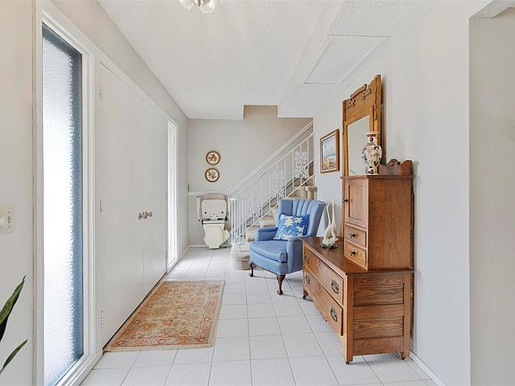 4th image of 4951 Lockbriar Ct