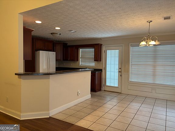 3rd image of 105 Watson Dr