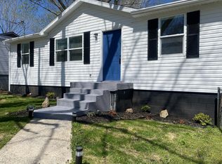 245 Raintree Dr, Clarksville, TN 37042