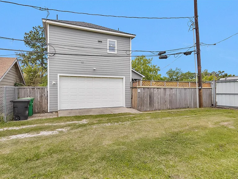 304 Vincent St — Photo 34